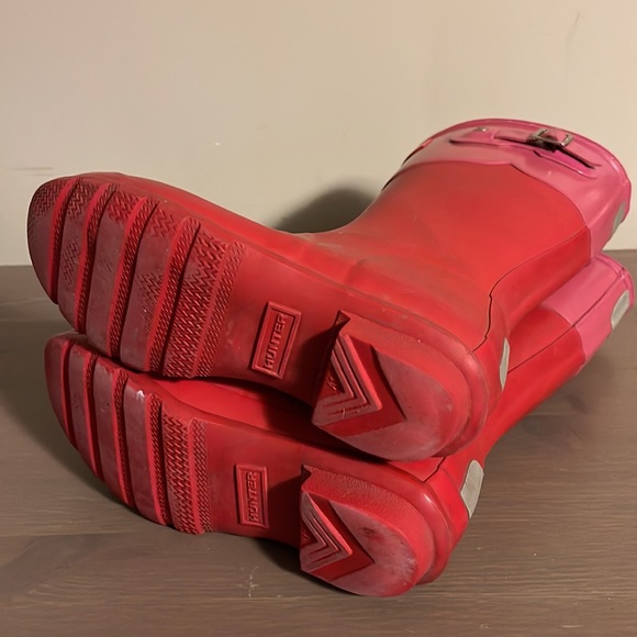 Hunter Red and Pink Rubber Boots - Girl’s Size 4 - Picture 7 of 9